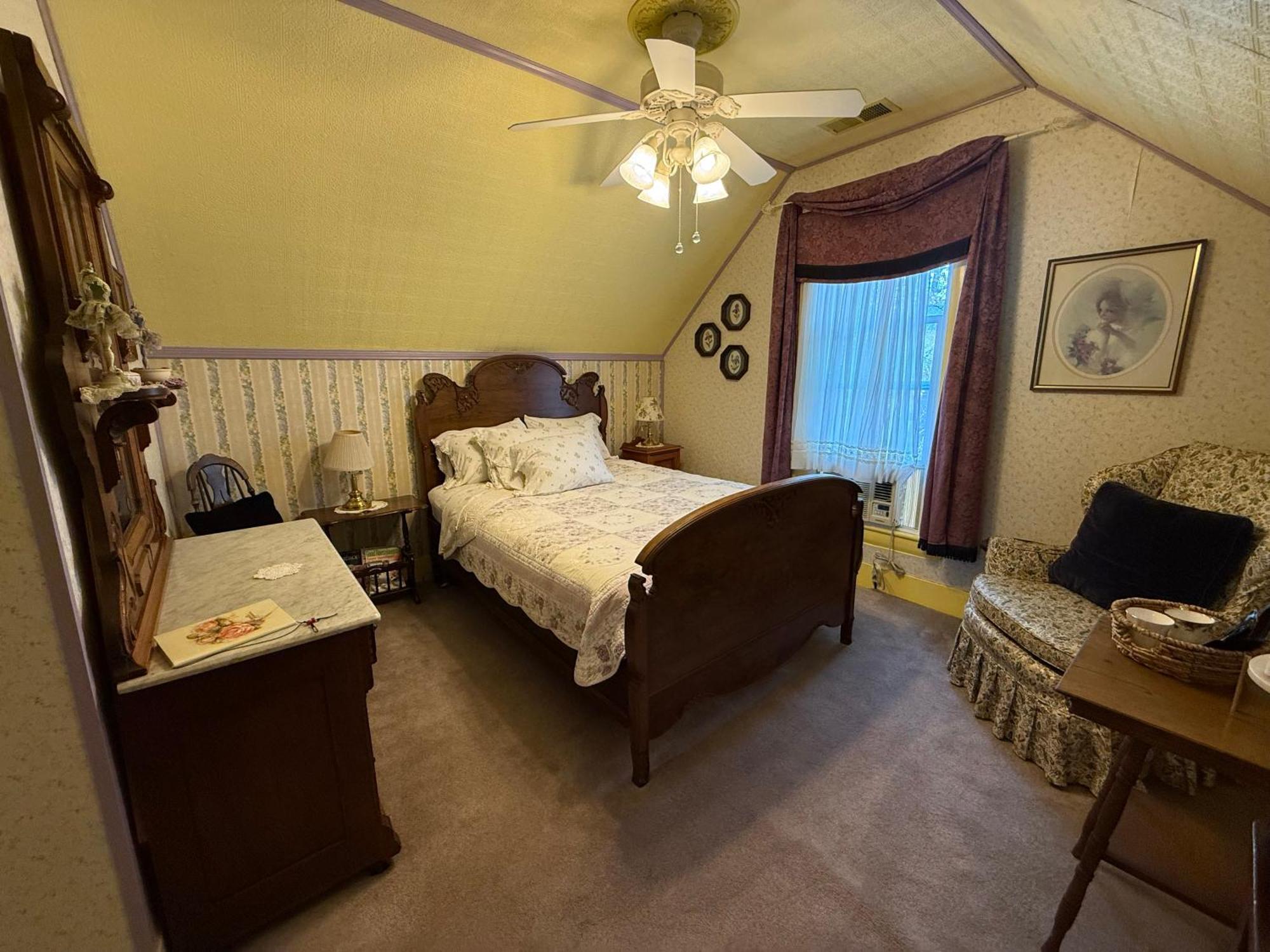 Roseberry House Bed And Breakfast Susanville Exterior photo