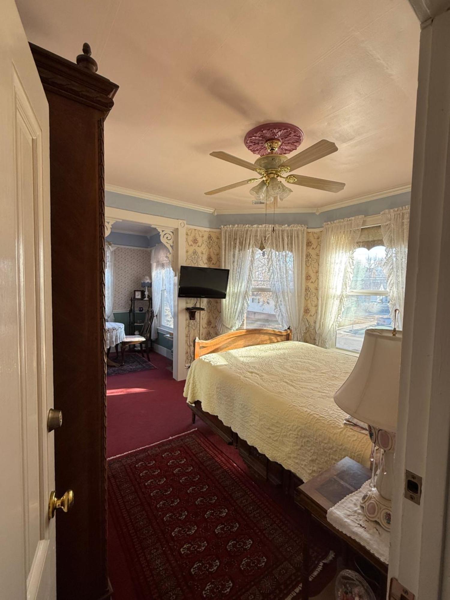 Roseberry House Bed And Breakfast Susanville Exterior photo