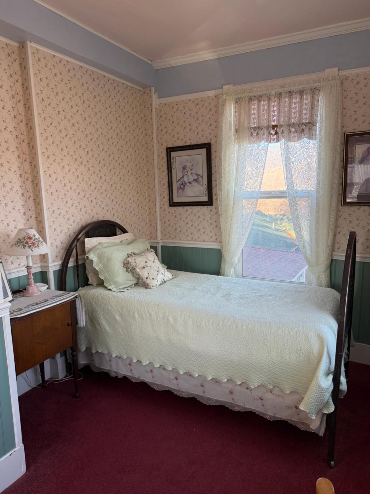 Roseberry House Bed And Breakfast Susanville Exterior photo