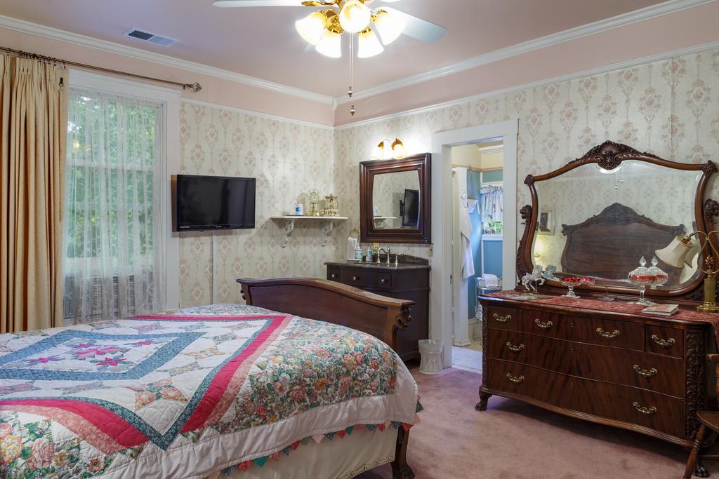 Roseberry House Bed And Breakfast Susanville Exterior photo