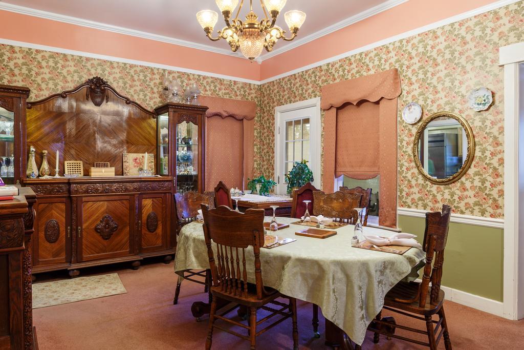 Roseberry House Bed And Breakfast Susanville Exterior photo