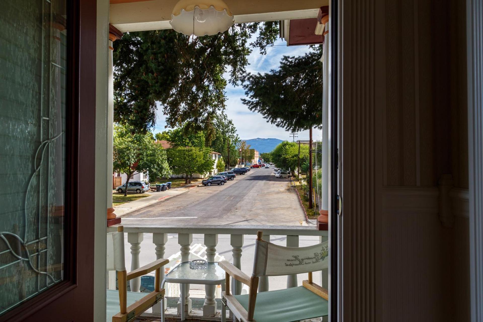 Roseberry House Bed And Breakfast Susanville Exterior photo