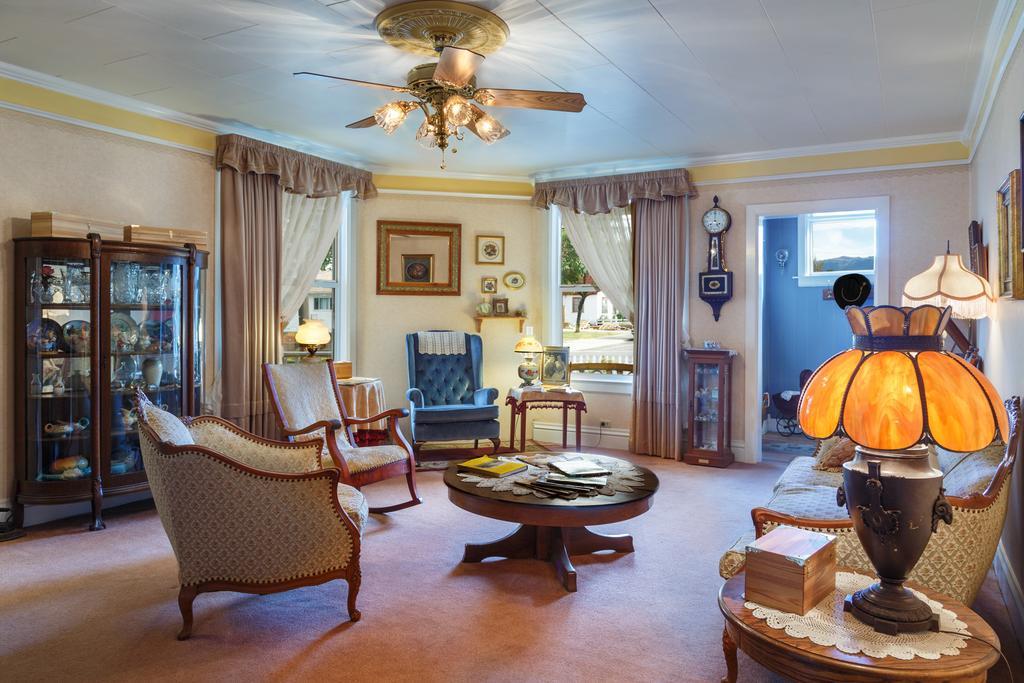 Roseberry House Bed And Breakfast Susanville Exterior photo