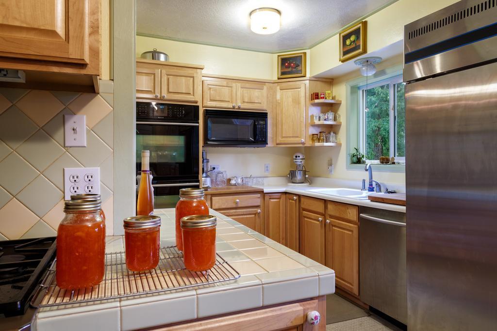 Roseberry House Bed And Breakfast Susanville Exterior photo