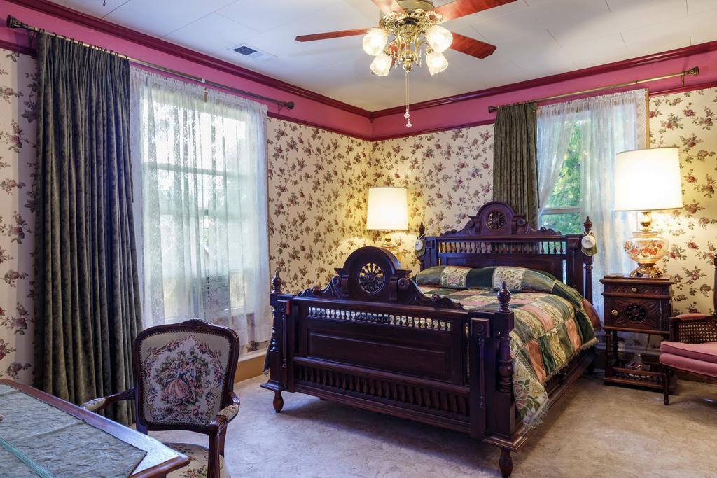 Roseberry House Bed And Breakfast Susanville Exterior photo