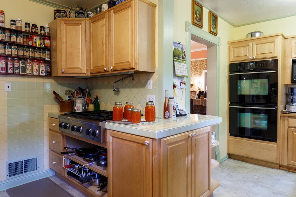 Roseberry House Bed And Breakfast Susanville Exterior photo